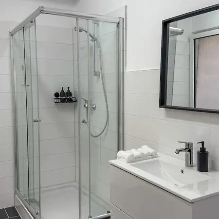 Zentral & Modern Naehe Duesseldorf Und Koeln